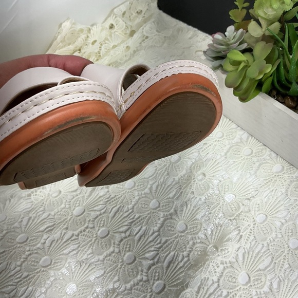 Reimferce orthopedic Stylish Women's Cream and Tan Sandals - Picture 5 of 6